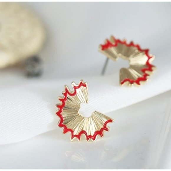 NEW Pencil Shaving Unique Teacher/Artist Earrings - Picture 4 of 8